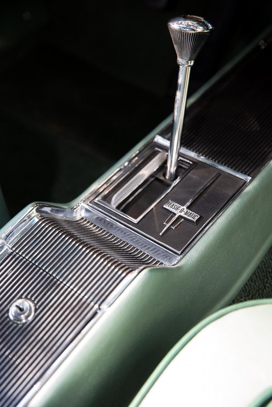 Детали интерьера Rambler Ambassador 990 Convertible 1965 года  (фото 14 из 31)
